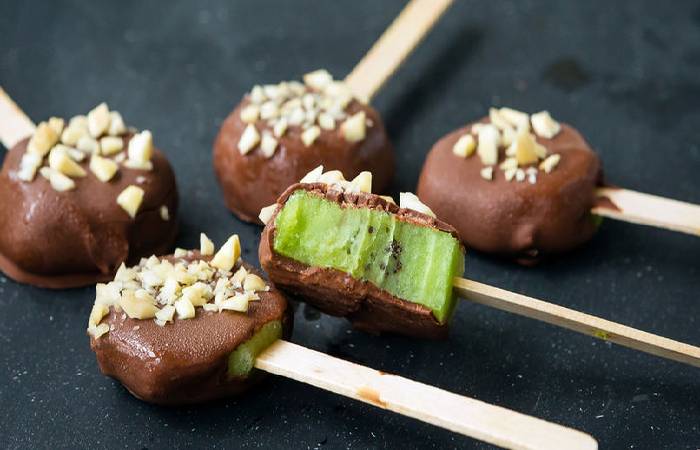 Kiwi and Chocolate Lollipops
